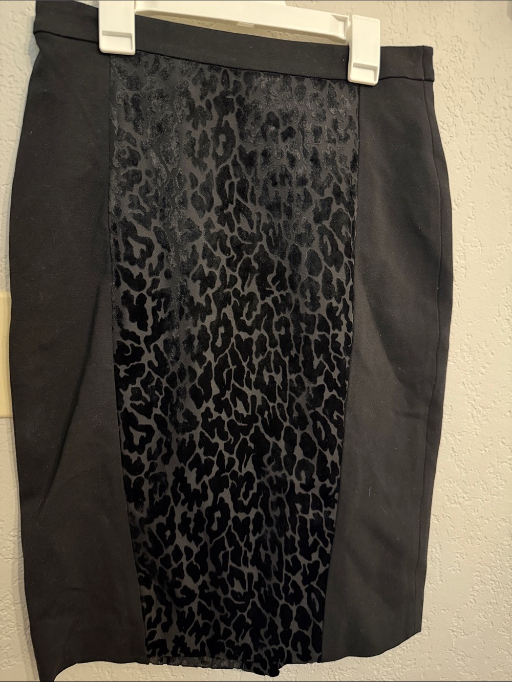 Ann Taylor Black Leopard-Panel Pencil Skirt Size 2